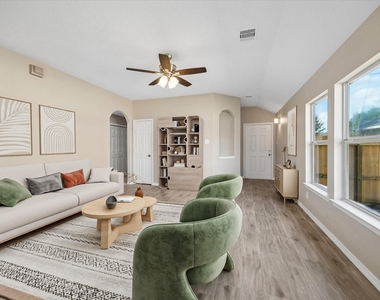 1523 Blossom Lane - Photo Thumbnail 8