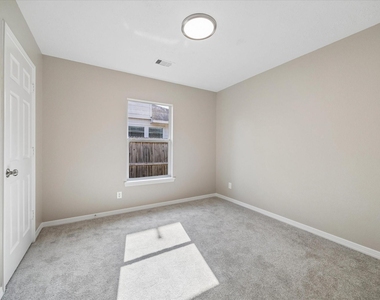 1523 Blossom Lane - Photo Thumbnail 22