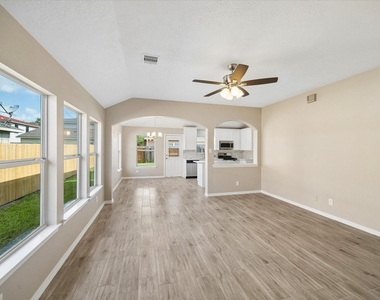 1523 Blossom Lane - Photo Thumbnail 5