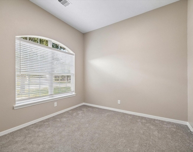 1523 Blossom Lane - Photo Thumbnail 3