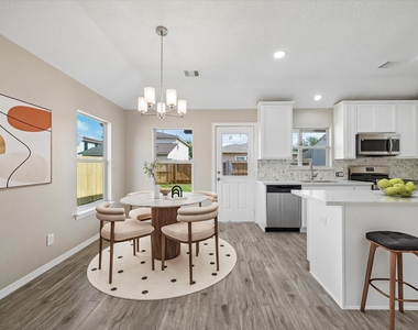 1523 Blossom Lane - Photo Thumbnail 10