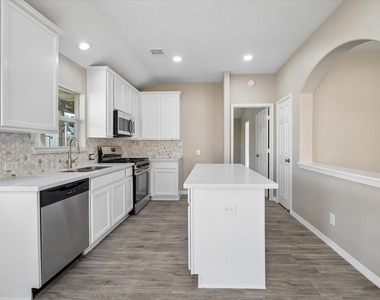 1523 Blossom Lane - Photo Thumbnail 12