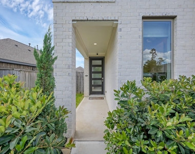 550 Chestnut Reef Court - Photo Thumbnail 4
