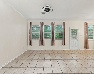 142 N Camellia Grove Circle - Photo Thumbnail 9