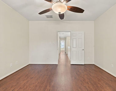 142 N Camellia Grove Circle - Photo Thumbnail 18