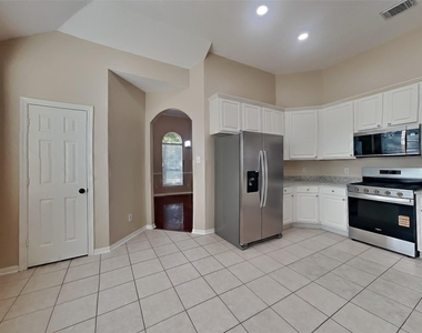 20422 Silver Oak Trail - Photo Thumbnail 3