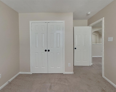 20422 Silver Oak Trail - Photo Thumbnail 10