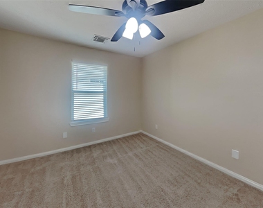 20422 Silver Oak Trail - Photo Thumbnail 11