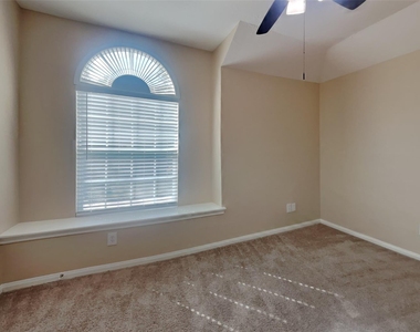 20422 Silver Oak Trail - Photo Thumbnail 12
