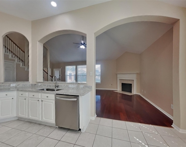 20422 Silver Oak Trail - Photo Thumbnail 4