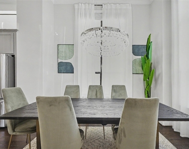 932 W 22nd Street - Photo Thumbnail 22