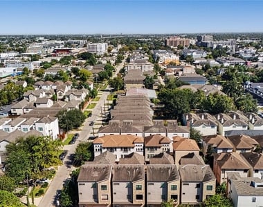 932 W 22nd Street - Photo Thumbnail 42