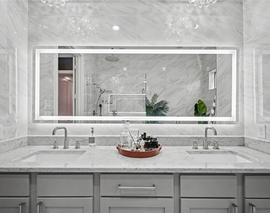 932 W 22nd Street - Photo Thumbnail 30