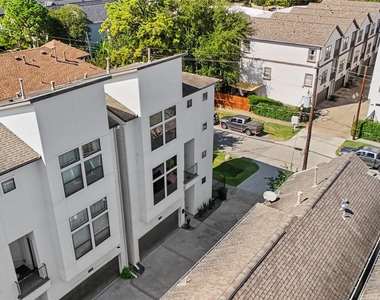 932 W 22nd Street - Photo Thumbnail 41