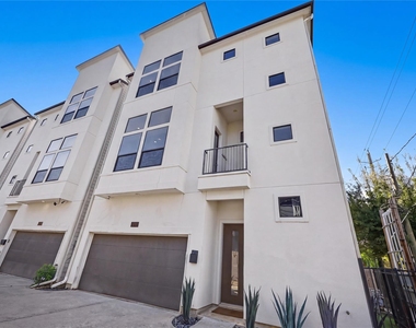 932 W 22nd Street - Photo Thumbnail 1