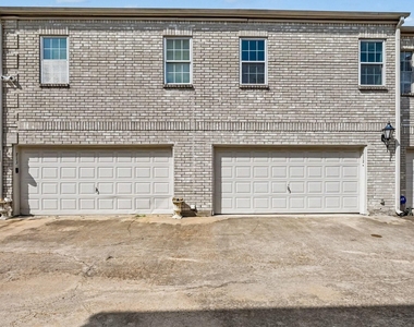 4001 Tanglewilde Street - Photo Thumbnail 17