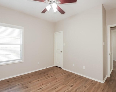 718 Neap Court - Photo Thumbnail 13