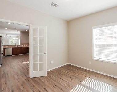 718 Neap Court - Photo Thumbnail 7