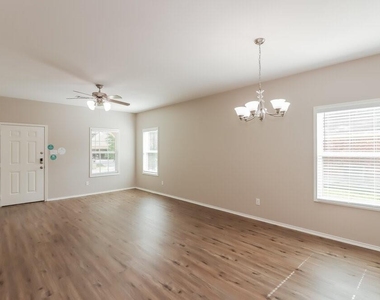 718 Neap Court - Photo Thumbnail 4
