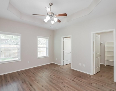 718 Neap Court - Photo Thumbnail 8