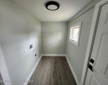 137 Elm Street - Photo Thumbnail 10