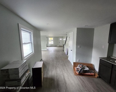 137 Elm Street - Photo Thumbnail 13