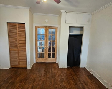 56 E Goepp Street - Photo Thumbnail 3