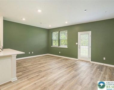 1143 Martin Road - Photo Thumbnail 11