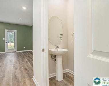 1143 Martin Road - Photo Thumbnail 16