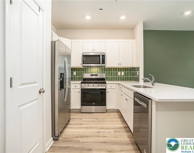 1143 Martin Road - Photo Thumbnail 15