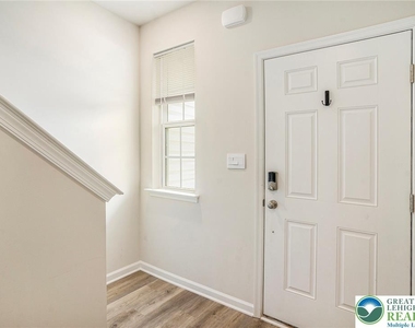 1143 Martin Road - Photo Thumbnail 7