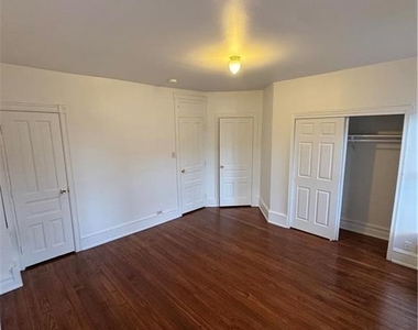 915 W Washington Street - Photo Thumbnail 12