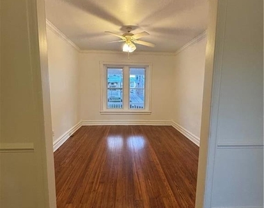 915 W Washington Street - Photo Thumbnail 3