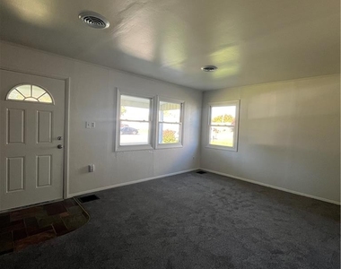 2524 West Boulevard - Photo Thumbnail 2