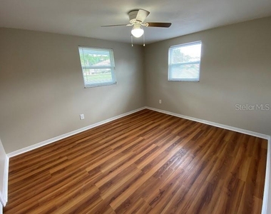 39014 South Avenue - Photo Thumbnail 9