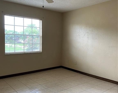 1031 Sullivan Street - Photo Thumbnail 7