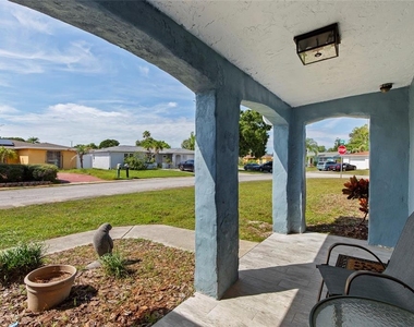 1752 Fairfield Street - Photo Thumbnail 2