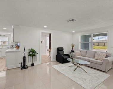 1752 Fairfield Street - Photo Thumbnail 5