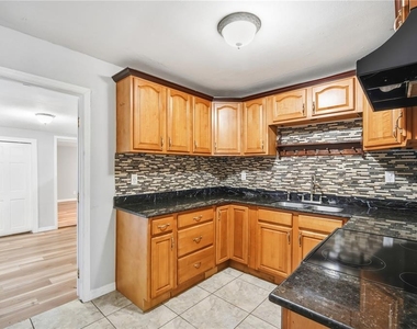 6801 46th Avenue N - Photo Thumbnail 11