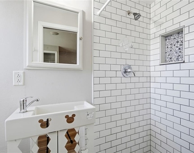 6801 46th Avenue N - Photo Thumbnail 17