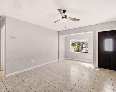 6801 46th Avenue N - Photo Thumbnail 2