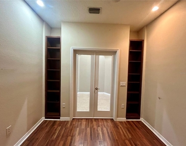 1040 Orca Court - Photo Thumbnail 18
