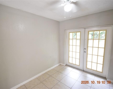 8320 Oleander Lane - Photo Thumbnail 5