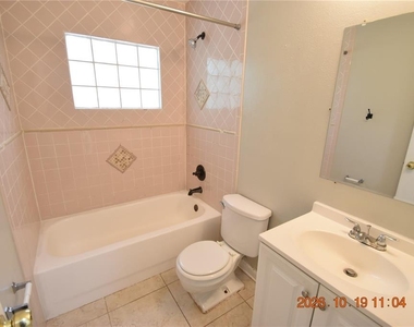 8320 Oleander Lane - Photo Thumbnail 26