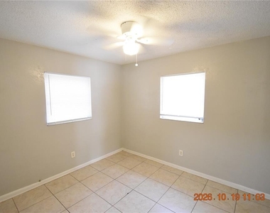 8320 Oleander Lane - Photo Thumbnail 18