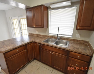 8320 Oleander Lane - Photo Thumbnail 11
