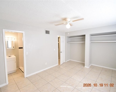 8320 Oleander Lane - Photo Thumbnail 14