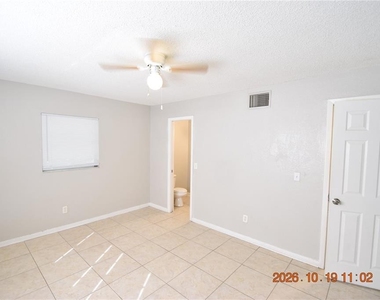 8320 Oleander Lane - Photo Thumbnail 15