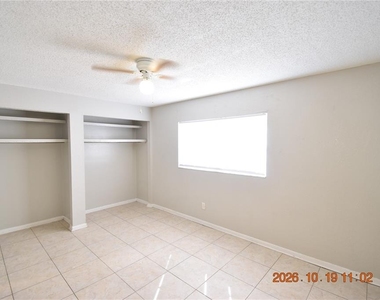8320 Oleander Lane - Photo Thumbnail 13