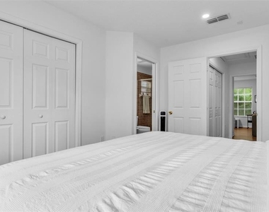 8525 Trail Wind Drive - Photo Thumbnail 16